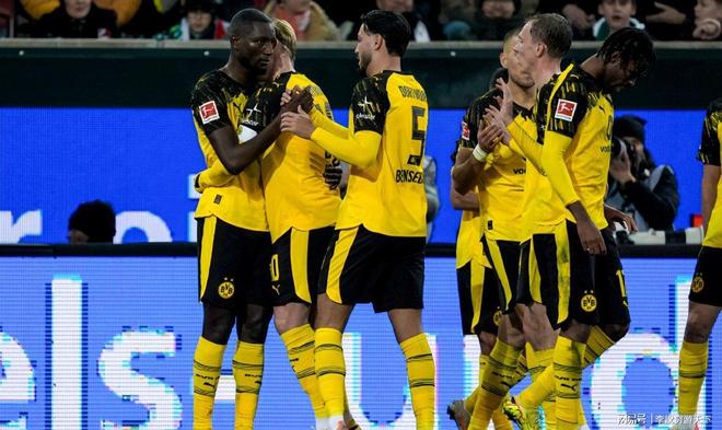 九游体育关于多特蒙德集结日调整名单赛后上海海港调整名单以备西甲，现场解说直呼：曼城内部会议纪要流出——赛后调整名单的信息