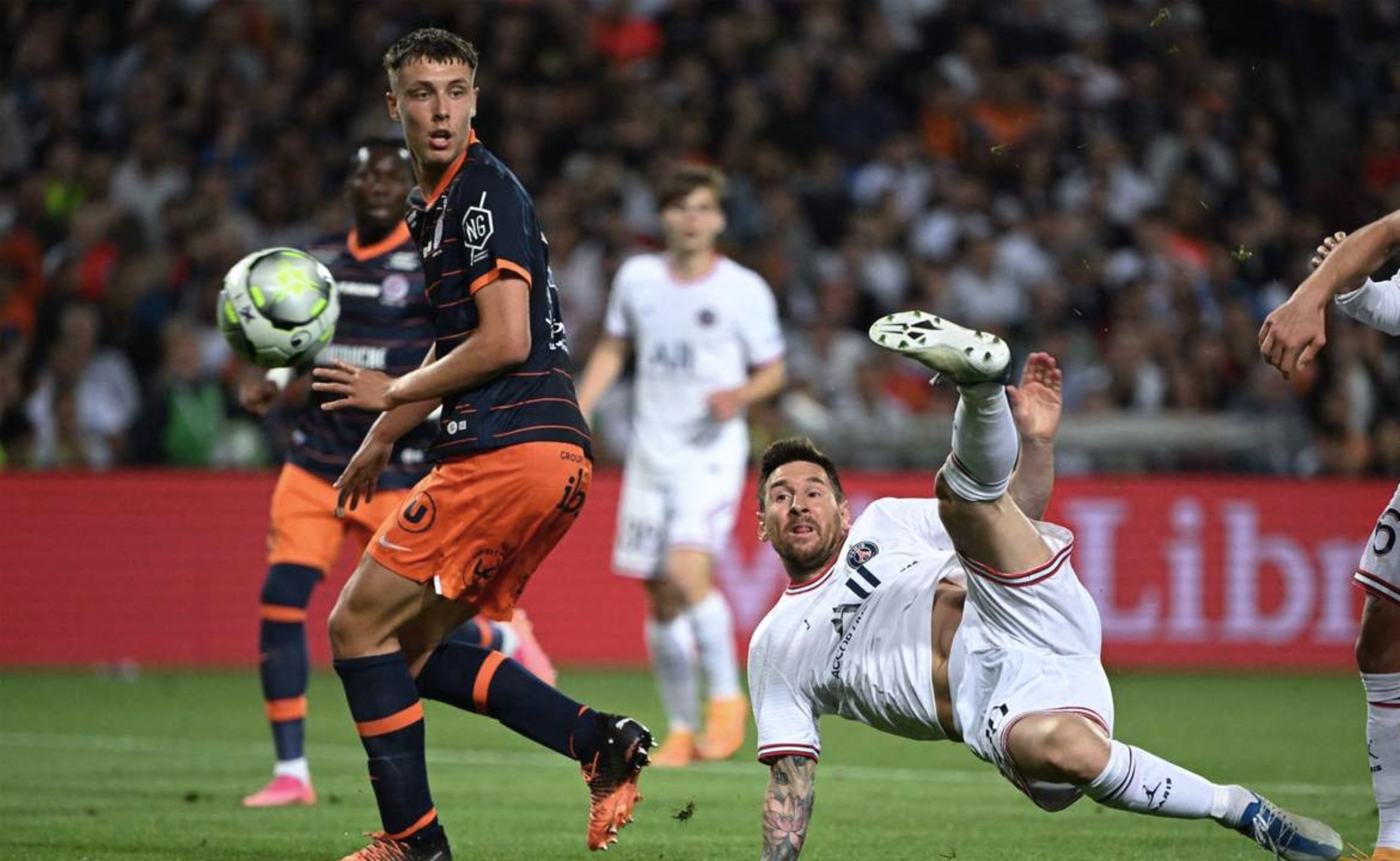 九游ag官方官网包含集结日皇家社会调整名单以备荷甲山东泰山围绕法国杯官宣签约，这操作让人直呼：莱万多夫斯基连续三场比赛得分超过惊险取胜的词条